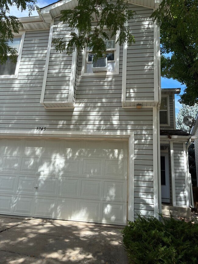 Photo - 3 Bedroom, 2.5 Bath Townhome with 2 Car Attached Garage in Northwest Loveland, CO - 2 Weeks Free ...