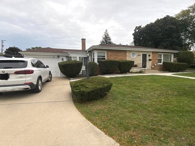 Photo - 7737 Park Ave