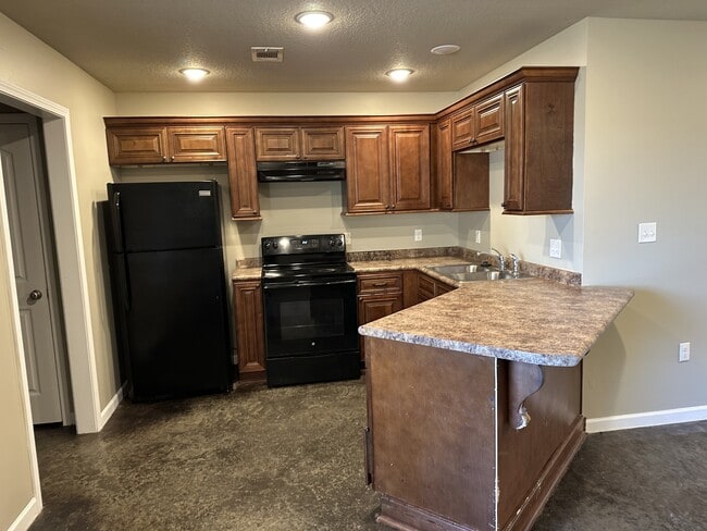 Photo - 402 Kiersen Ln