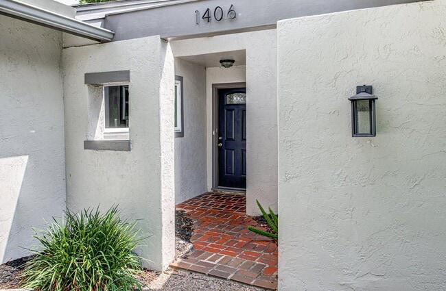 Photo - 1406 Thornridge Rd