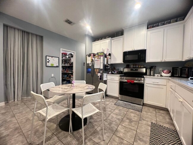 Photo - 105 St Joseph St