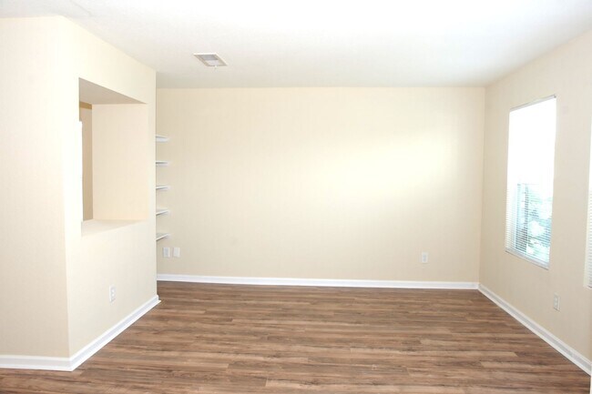 Photo - Move-In Special!