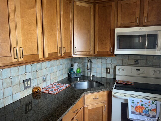 Photo - 239 Curtin Ave