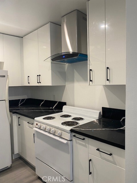 Photo - 5460 White Oak Ave Unidad E123