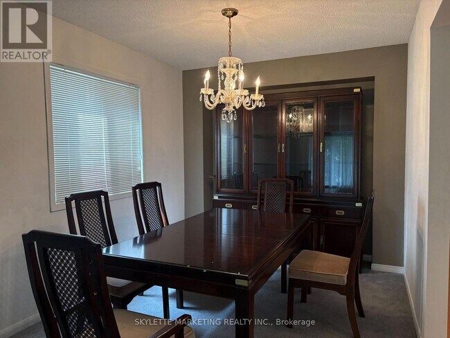 Photo - 1782 Meadowview Ave