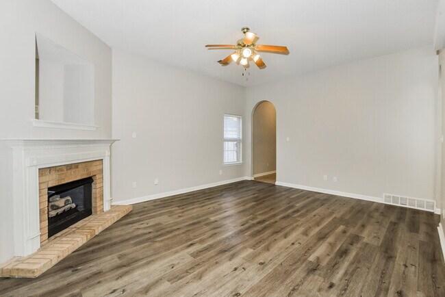 Photo - 155 Garden Springs Dr