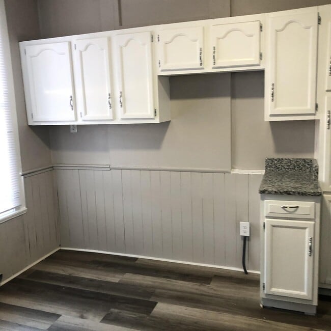 Photo - 2327 Duncan St