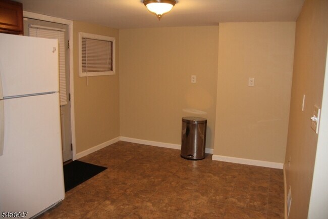 Photo - 31 Ringwood Ln