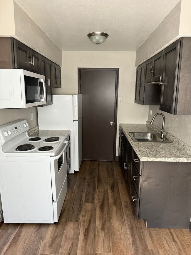 Photo - Brookside Apartments