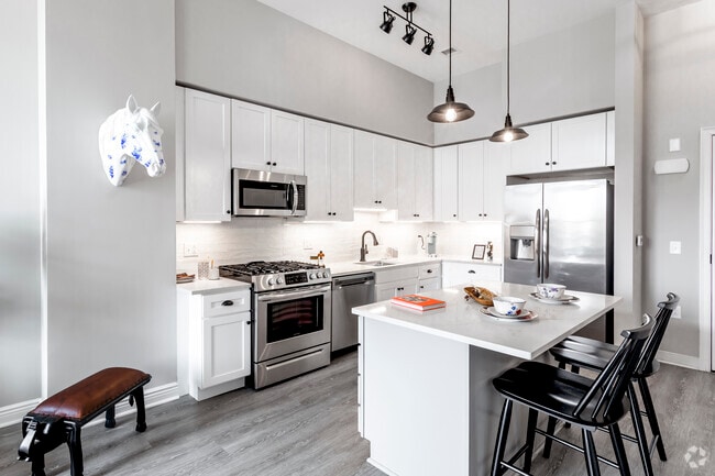 1 HAB, 1 BA - 737 ft² - Park Kennedy