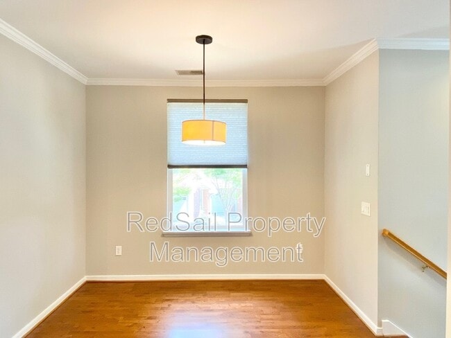 Photo - 700 River Rock Way