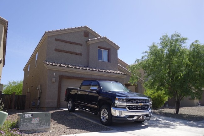 Building Photo - (Vail) Spacious 5 bedroom 3 bath house!