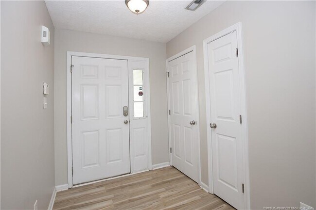 Photo - 196 Lochwood Dr
