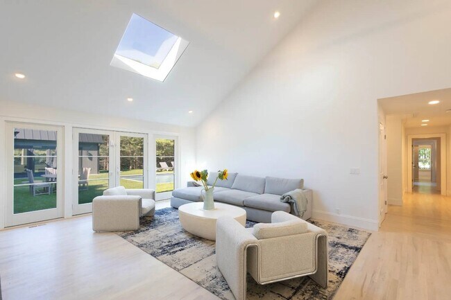 Photo - 500 Water Mill Towd Rd