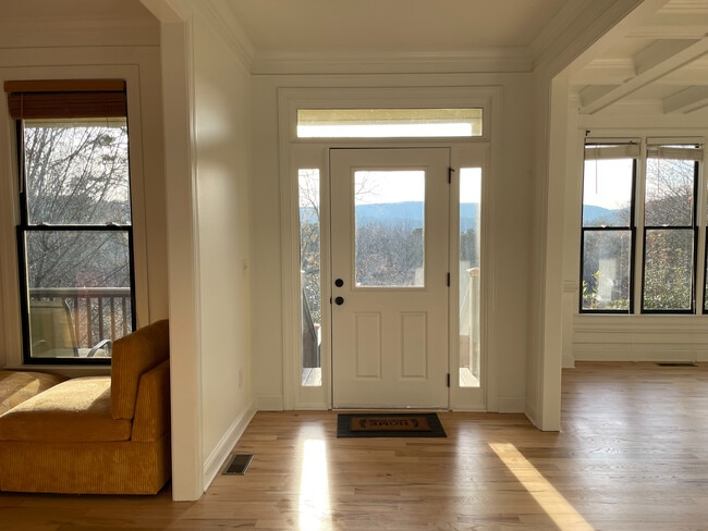 Photo - Room in House on Hillside Dr