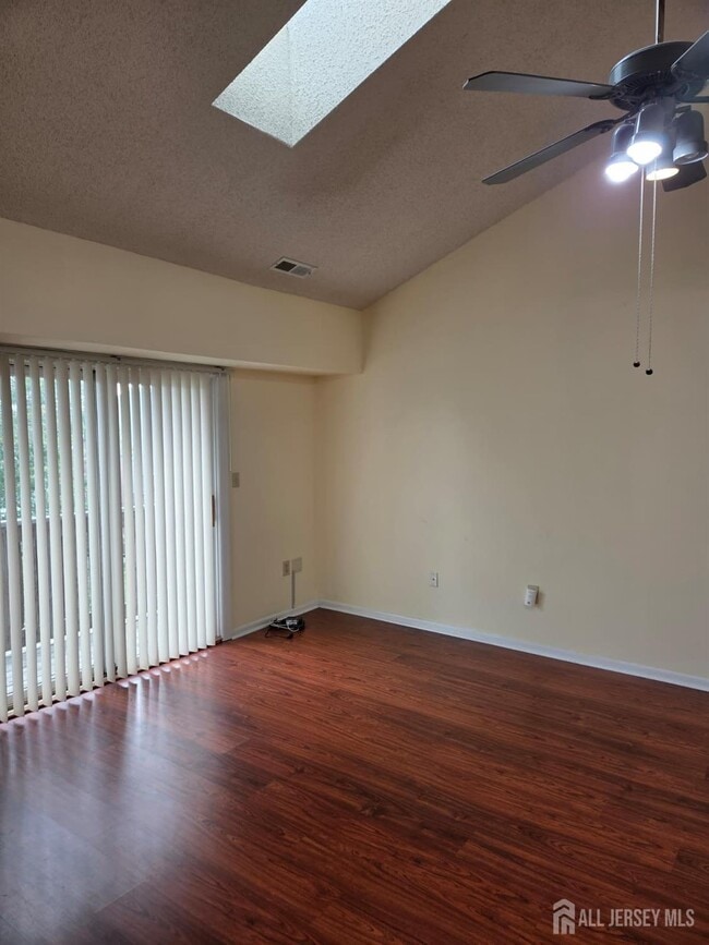 Building Photo - 5012 Ravens Crest Dr Rental