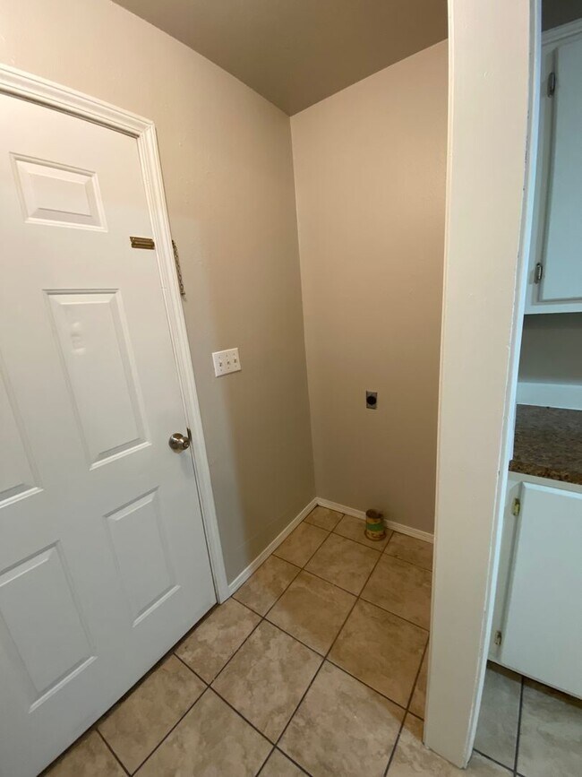 Photo - 230 W Gary St