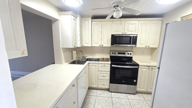 Photo - 2800 NW 56th Ave Unidad C303