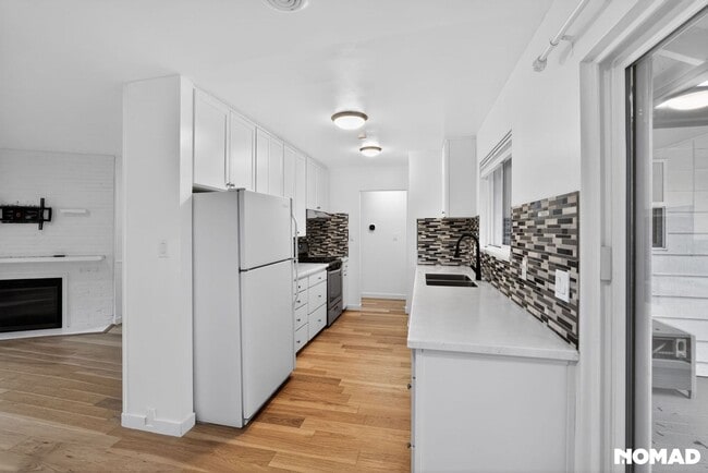 Photo - 375 SW Devon Ln