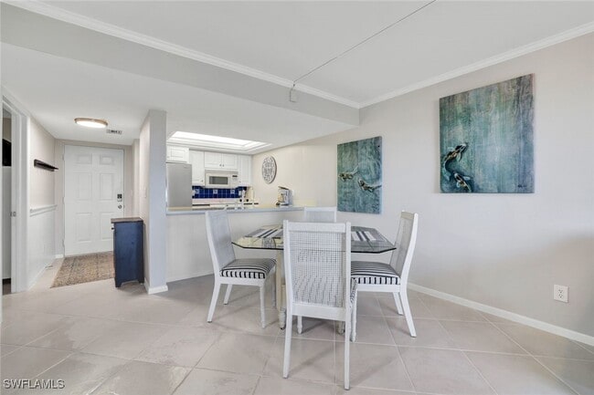 Building Photo - 5220 Bonita Beach Rd SW Unit 204