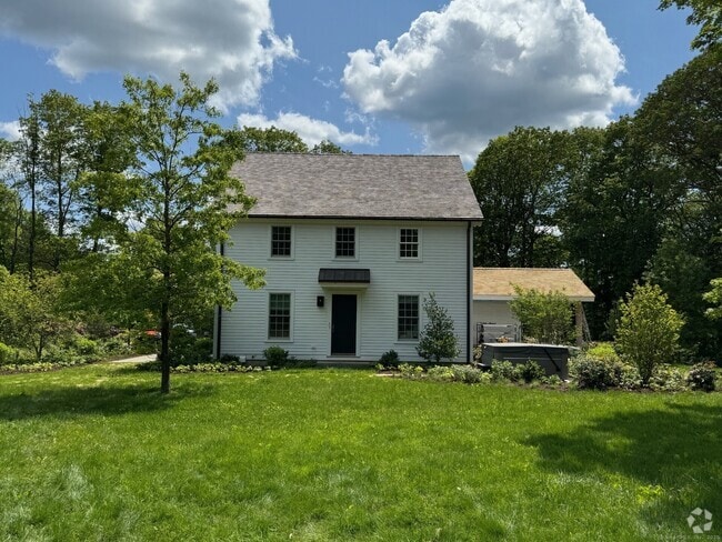 Building Photo - 24 Old Roxbury Rd Rental