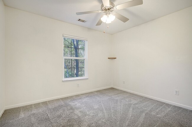 Photo - 1785 Hickory Knoll Way