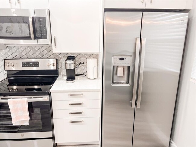 Photo - 5155 E Sabal Palm Blvd Unidad 209