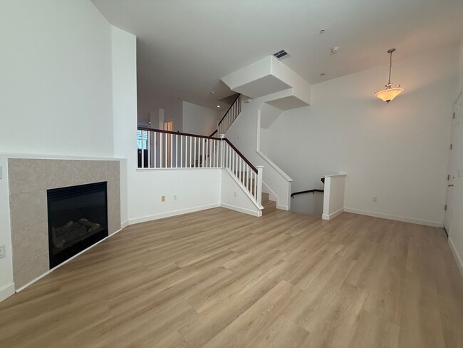 Photo - Beautiful and Modern 3 Bedroom 2.5 Bath Townhome in Montecito Vista Area