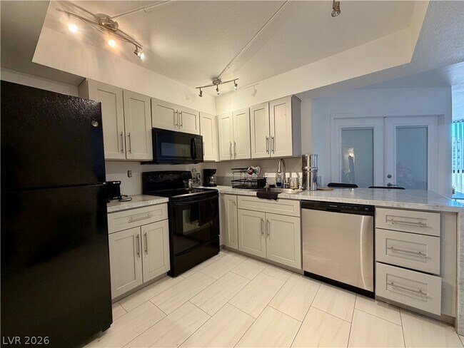 3930 University Center Dr Unit 208