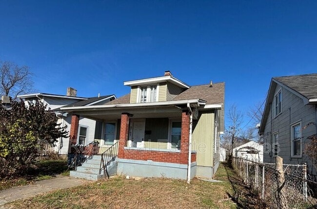 Photo - 2107 Queen Ave