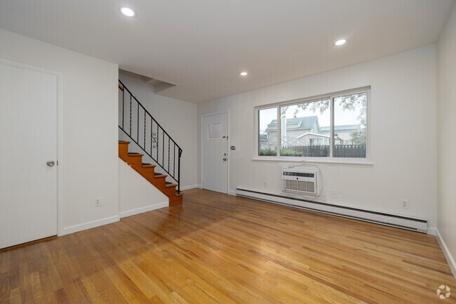 2 habitaciones, 1.5 baños - 1300 pies cuadrados - Sala de estar - 20 N Taylor Condos