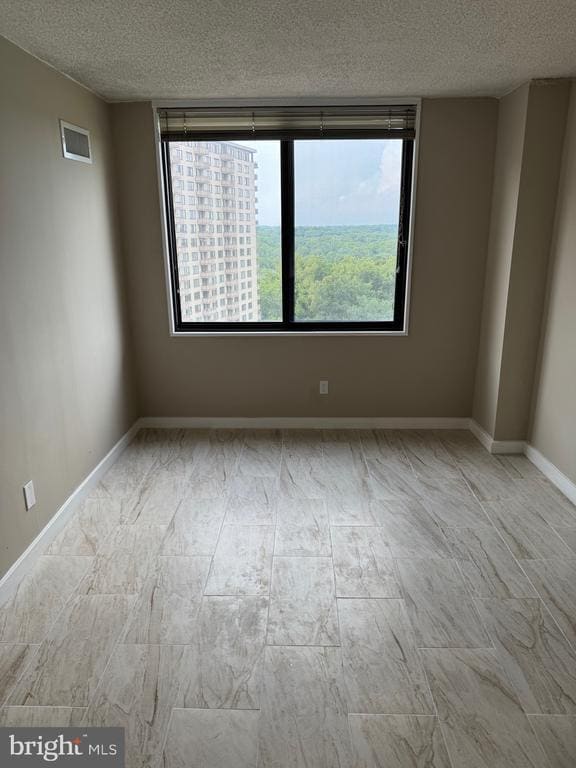 Building Photo - 5225 Pooks Hill Rd Unit 1214S Rental