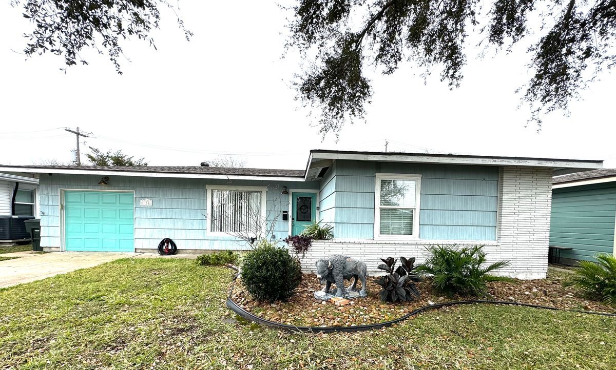 Photo - 124 Tuna Street