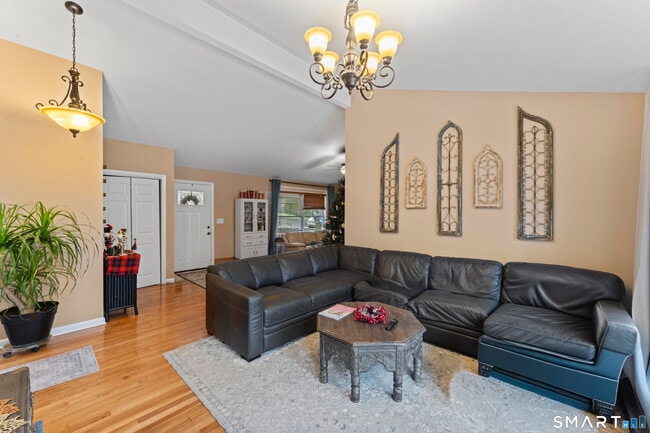 Photo - 1 Hawthorne Cove