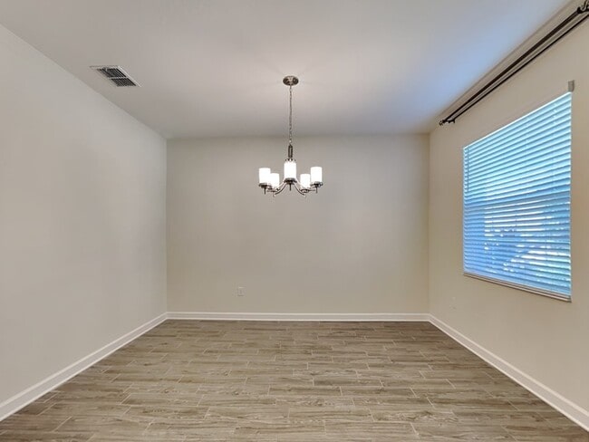 Photo - 472 Brunswick Dr