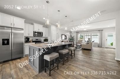 Photo - 2052 Finchley St