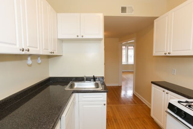 516 W Aldine Unit N4