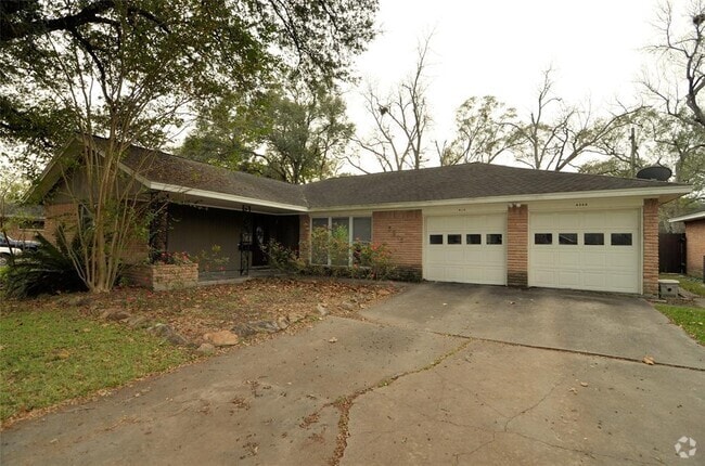Building Photo - 5215 Sanford Rd Rental