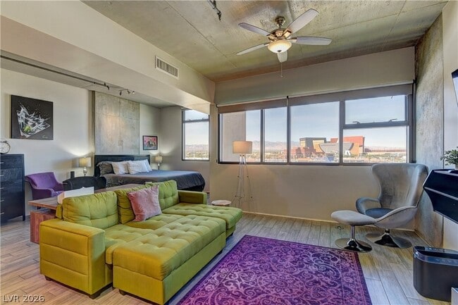 Photo - 353 E Bonneville Ave