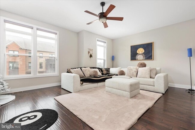 Photo - 44735 Medway Ter