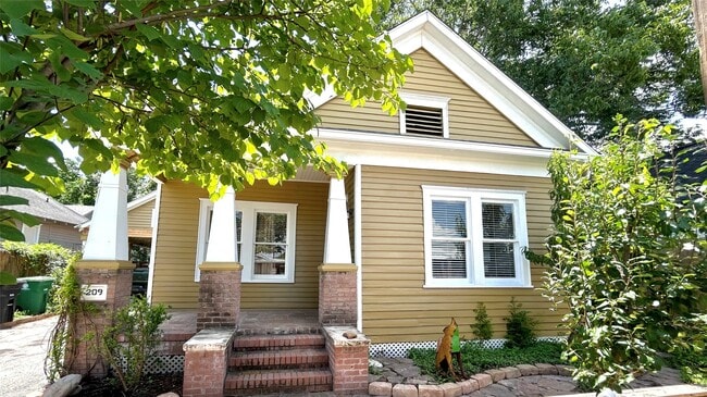 Building Photo - 209 Walton St Rental