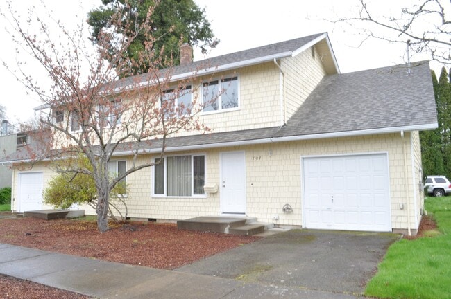 CLOSE TO OSU - 3 bed 1.5 bath duplex, with... - CLOSE TO OSU - 3 bed 1.5 bath duplex, with...