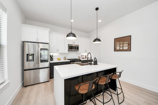 Photo - 2524 Live Oak St