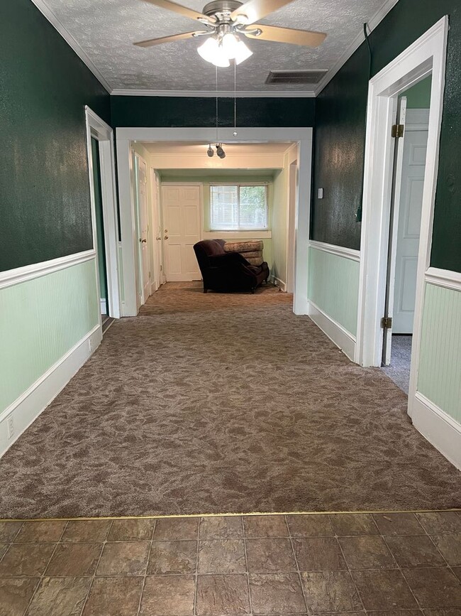 Photo - 3/2 Near UGA campus off Bloomfield Street - Available Early August 2026