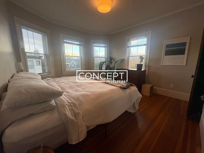 Photo - 107 Oxford St