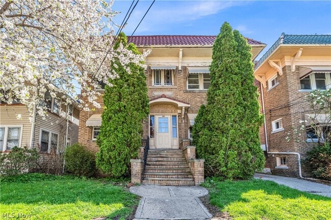 Building Photo - 1353 Phelps Ave Unit 2