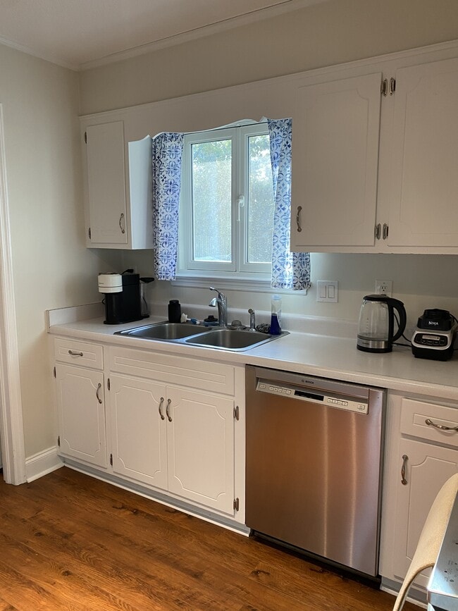 Photo - 311 Brady St