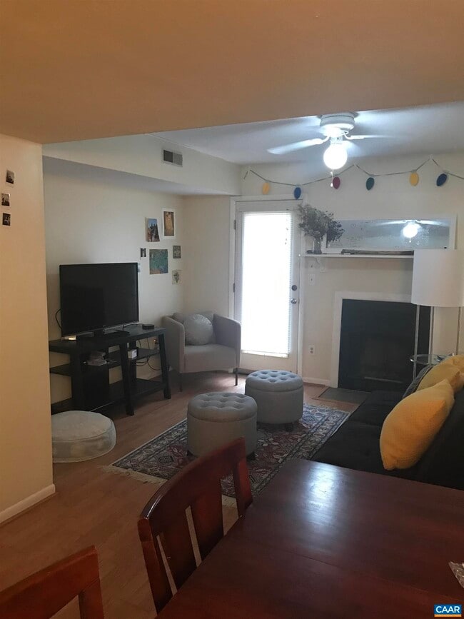Photo - 1309 Wertland St Unidad d3