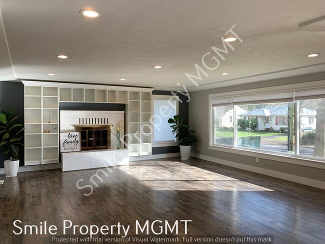 Photo - Spacious 4 bedrooms Home in SE Portland