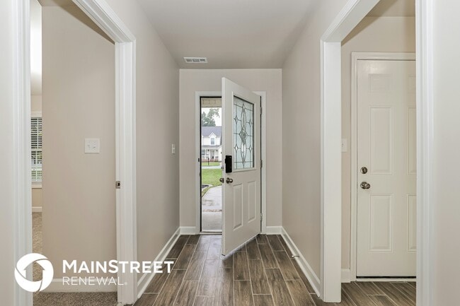 Photo - 8 Trotters Run